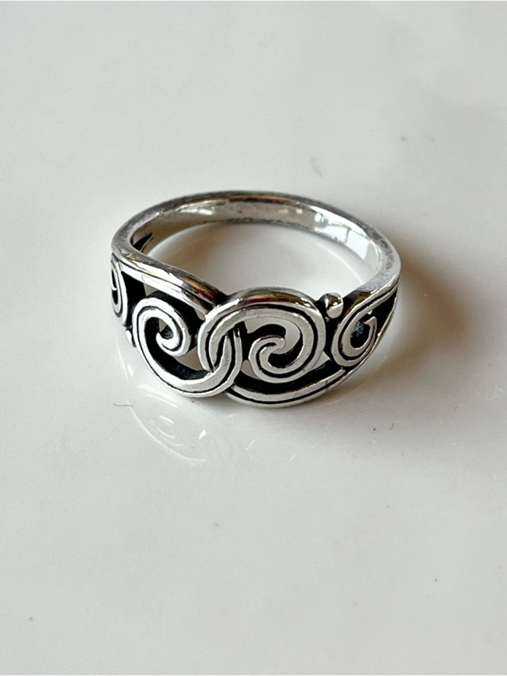 Retired James Avery Sterling Silver Gentle Waves Ring Sz 7